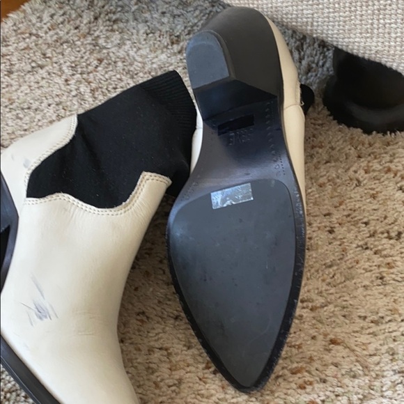 Frye - Picture 4 of 6